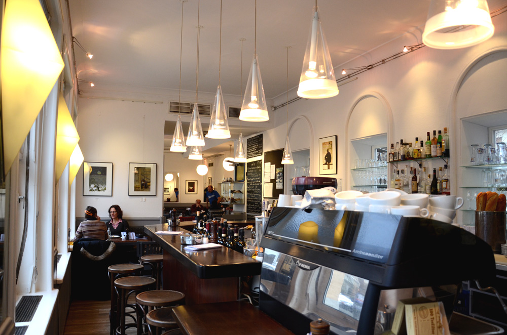 Interior del Café Ruffini desde la barra